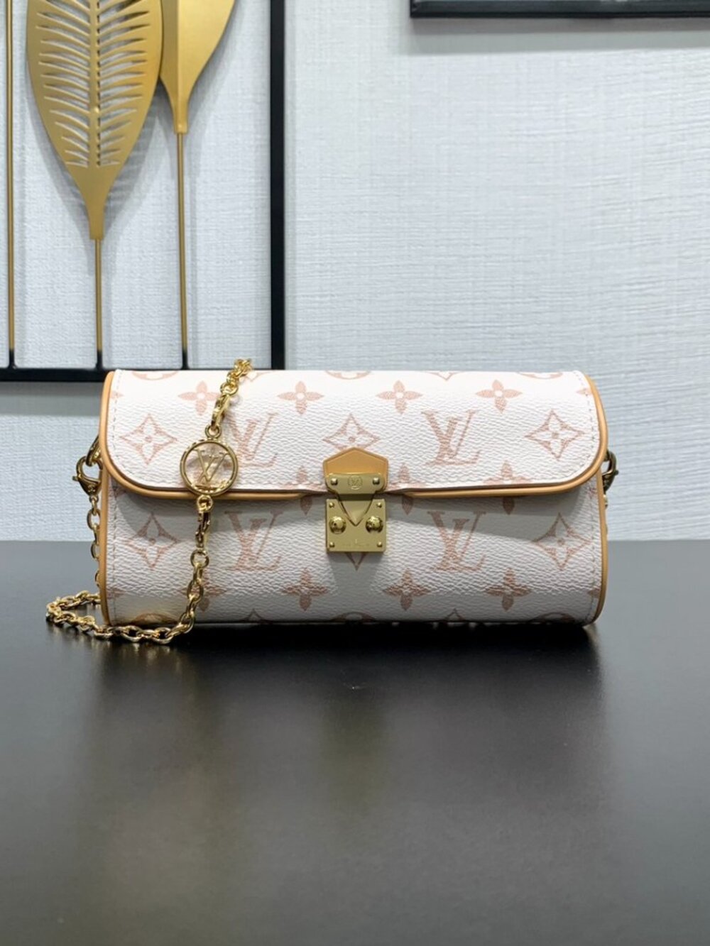 Louis Vuitton Pochette Camille